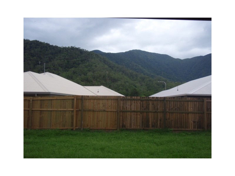 8 Taffles Street, Redlynch QLD 4870