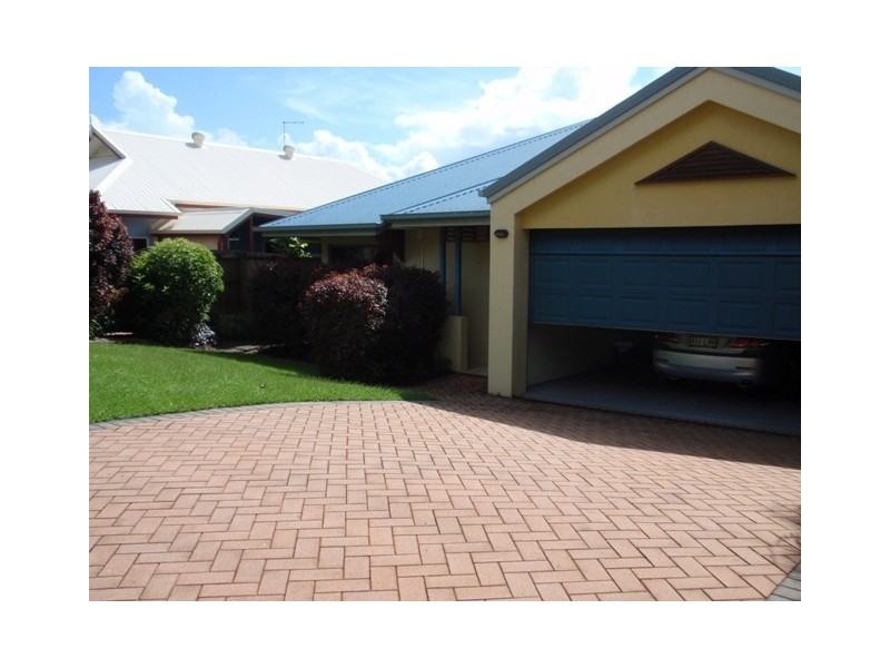 4 Melville Close, Mount Sheridan QLD 4868