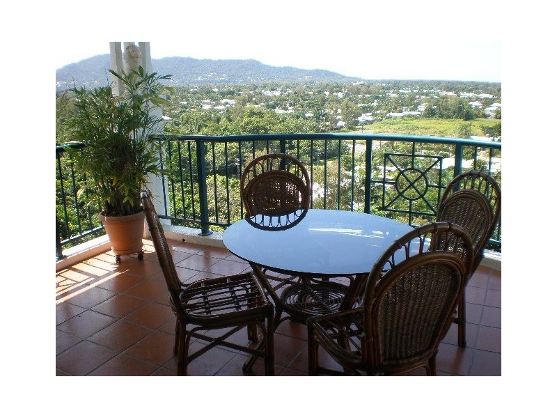 33/8 Munro Terrace, Mooroobool QLD 4870