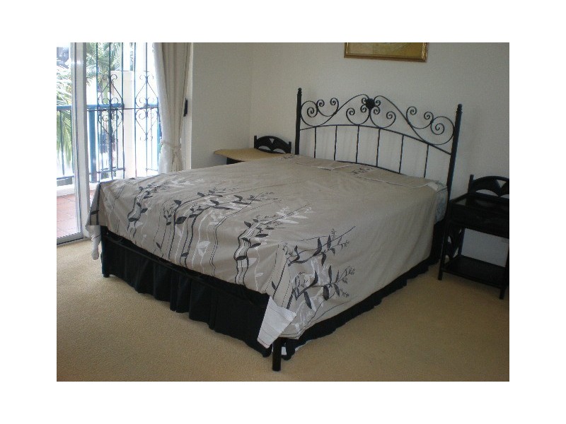 33/8 Munro Terrace, Mooroobool QLD 4870