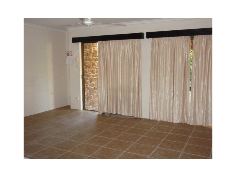 2/29 Creedy Street, Westcourt QLD 4870