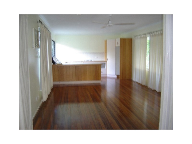 1 Fogarty Street, Whitfield QLD 4870