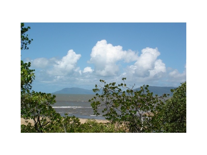 63 Willow Street, Holloways Beach QLD 4878