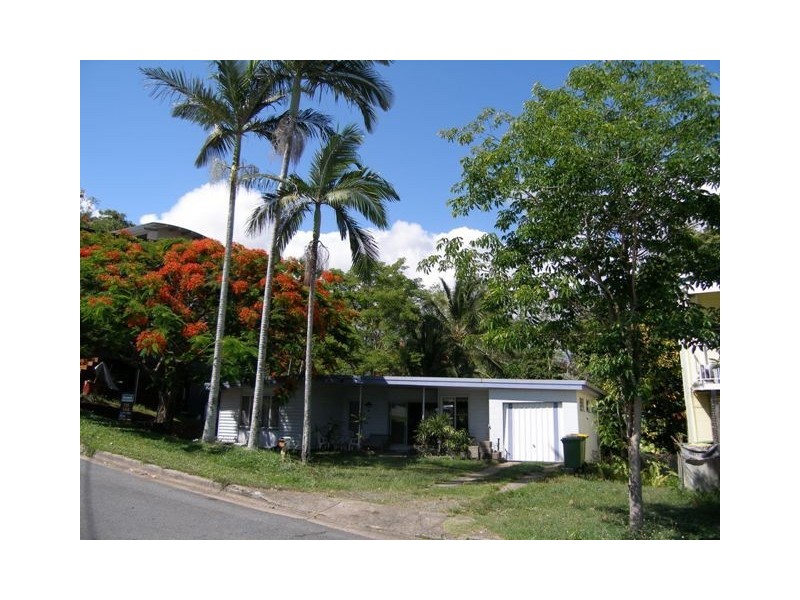 25 Moore Street, Trinity Beach QLD 4879