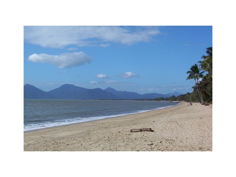 37 Hibiscus Lane, Holloways Beach QLD 4878