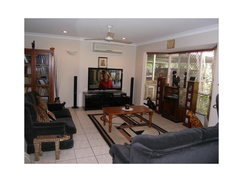 9 Granadilla Close, Holloways Beach QLD 4878