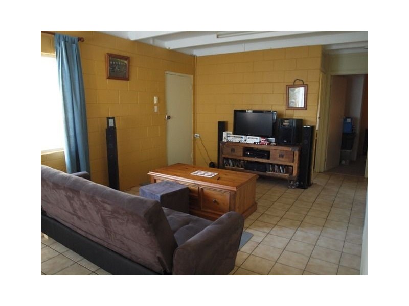 118 Wistaria Street, Holloways Beach QLD 4878