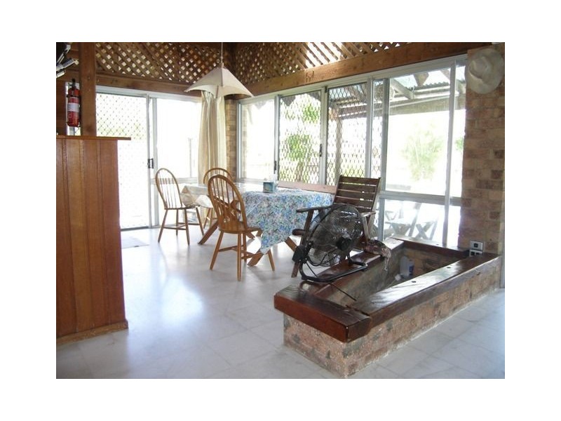 2 Saffron Close, Holloways Beach QLD 4878