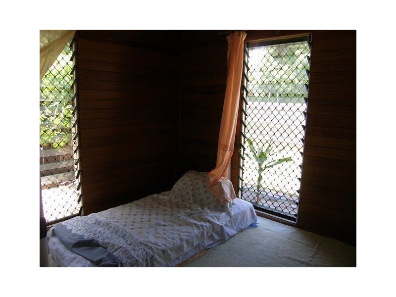 2 Saffron Close, Holloways Beach QLD 4878