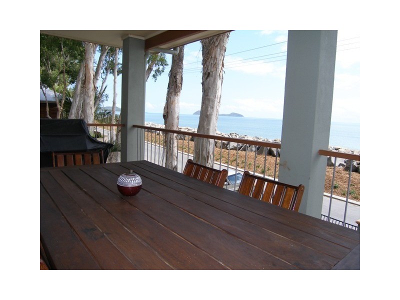 15 Arlington Esplanade, Clifton Beach QLD 4879