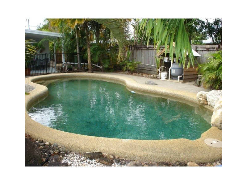 19 Best Street, Yorkeys Knob QLD 4878