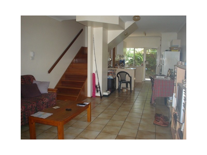 8/33 Fairweather Street, Yorkeys Knob QLD 4878