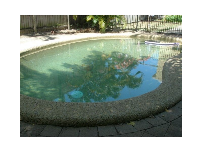 2/527 Varley Street, Yorkeys Knob QLD 4878