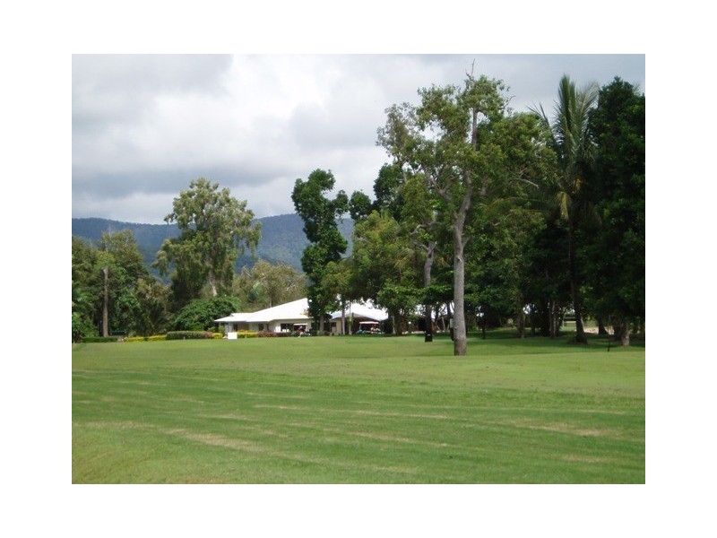 2/527 Varley Street, Yorkeys Knob QLD 4878