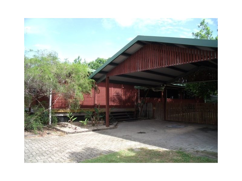 5 Carbeen Close, Holloways Beach QLD 4878