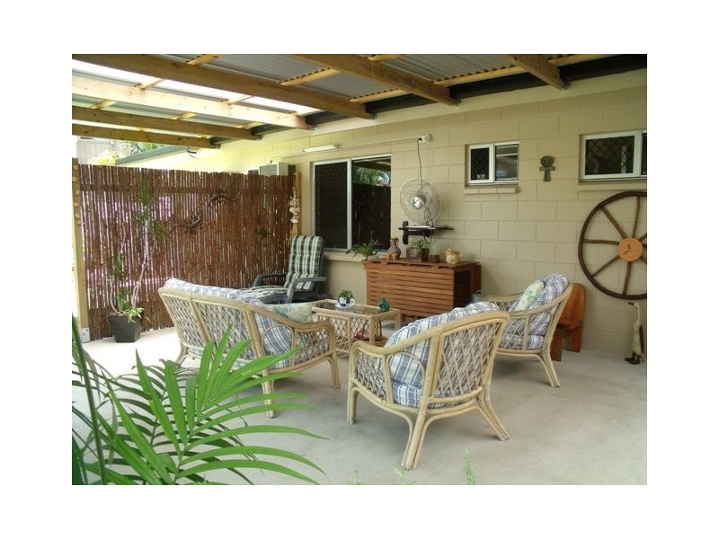 2/1 Josephine Close, Yorkeys Knob QLD 4878