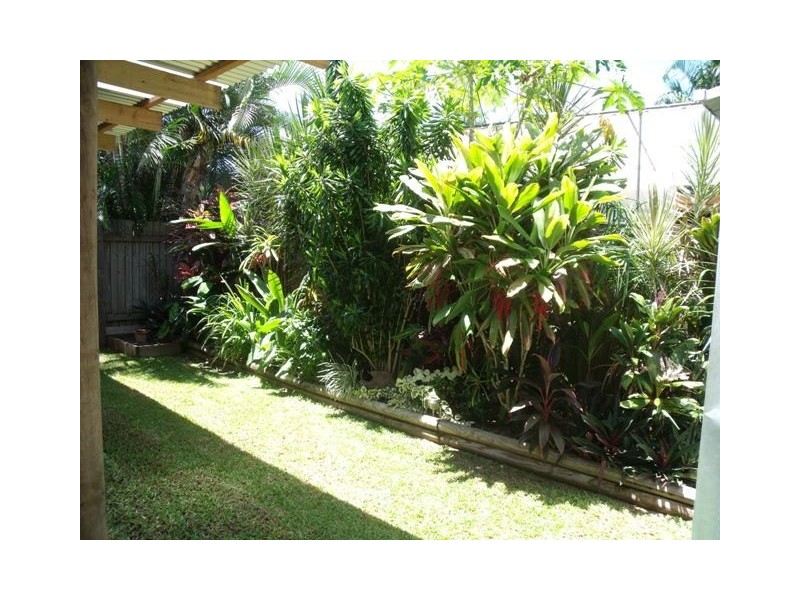 2/1 Josephine Close, Yorkeys Knob QLD 4878