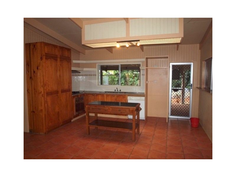 35 Yurongi Street, Caravonica QLD 4878