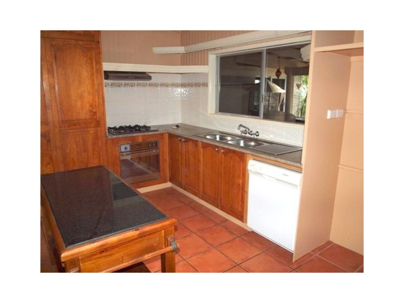 35 Yurongi Street, Caravonica QLD 4878