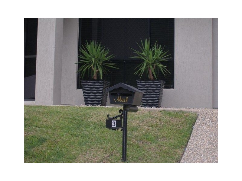 3 Chandra Close, Redlynch QLD 4870