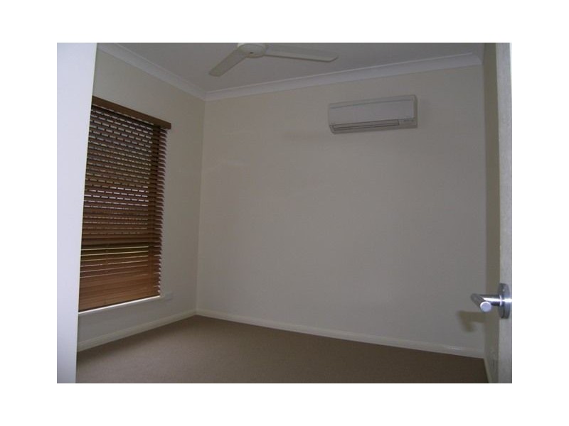 3 Chandra Close, Redlynch QLD 4870