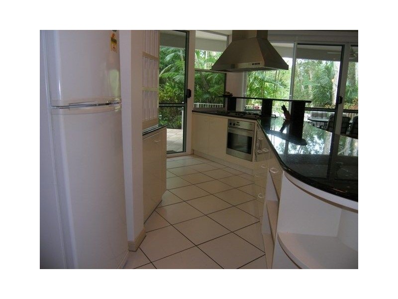 3/2 Deauville Close, Yorkeys Knob QLD 4878