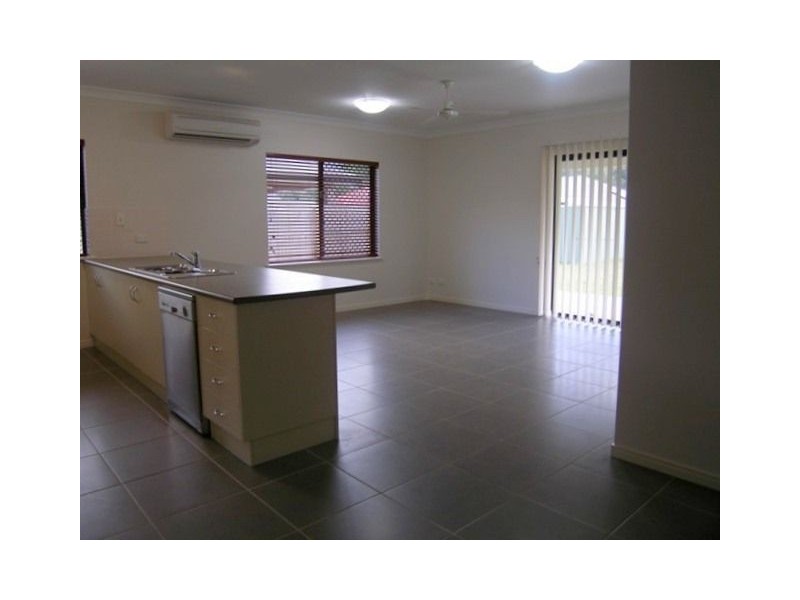 12 John Malcolm Street, Redlynch QLD 4870