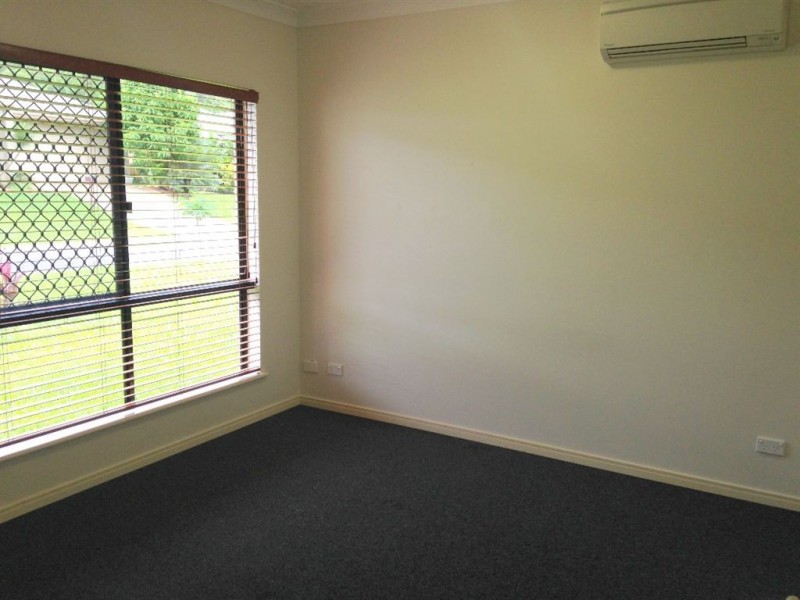 12 John Malcolm Street, Redlynch QLD 4870