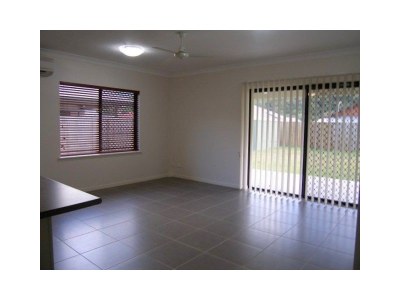 12 John Malcolm Street, Redlynch QLD 4870