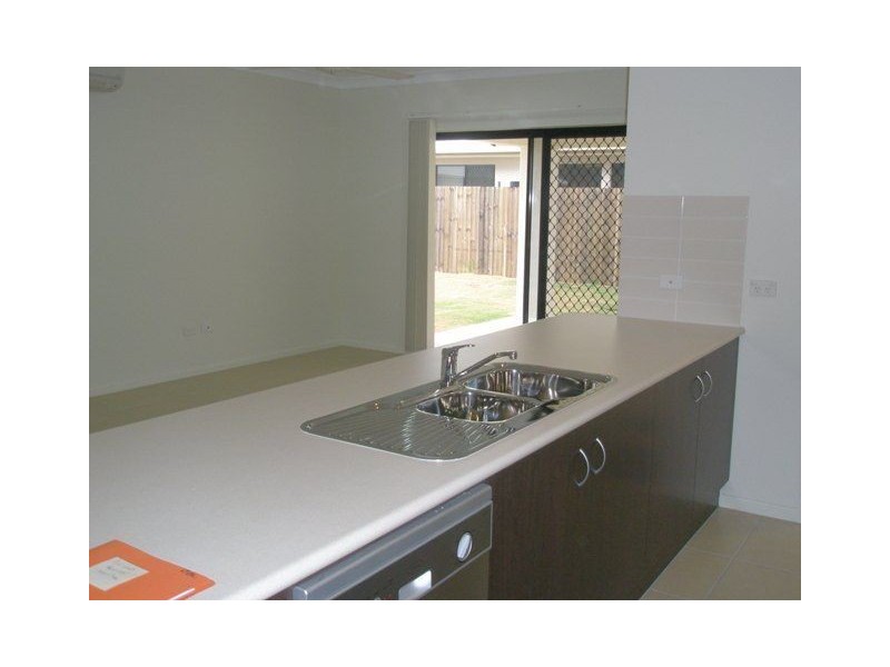35 Huntley, Redlynch QLD 4870