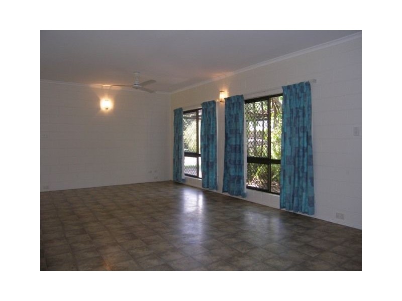 17 Longden Street, Brinsmead QLD 4870
