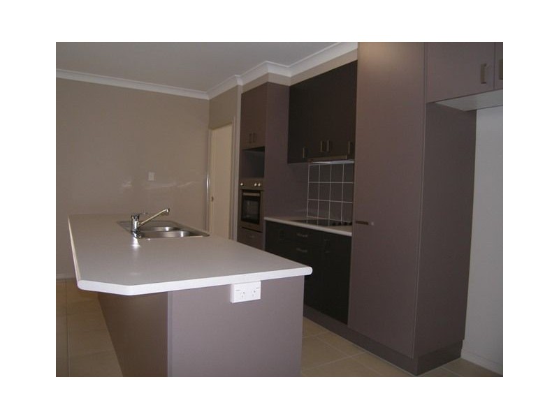 9 Taffles, Redlynch QLD 4870