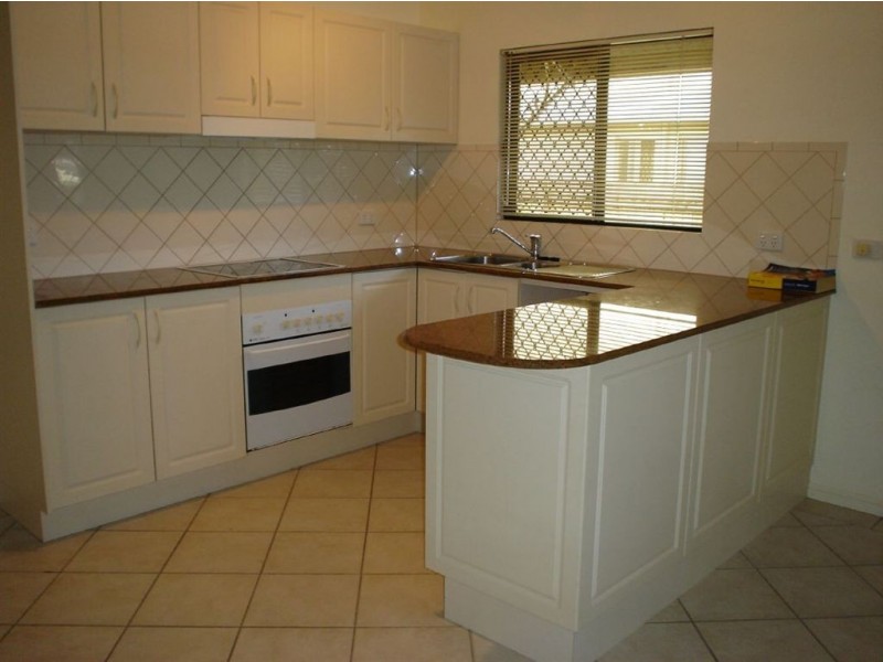 2/39 Sims Esplanade, Yorkeys Knob QLD 4878