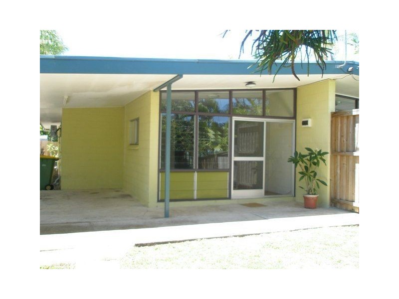 2/15 Par Street, Yorkeys Knob QLD 4878
