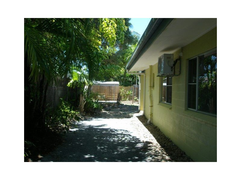 2/15 Par Street, Yorkeys Knob QLD 4878