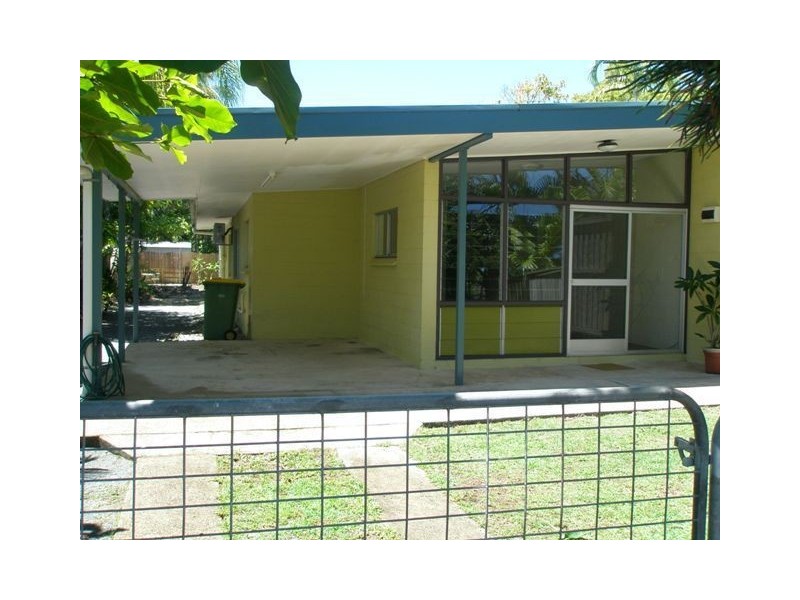 2/15 Par Street, Yorkeys Knob QLD 4878