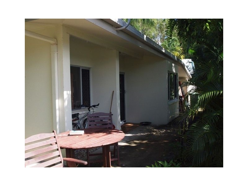 27 Bamboo Street, Holloways Beach QLD 4878