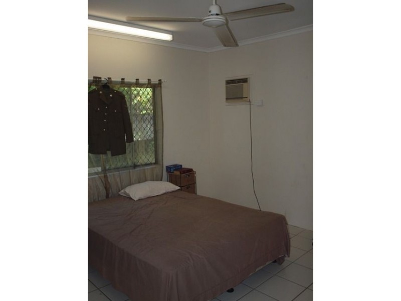 27 Bamboo Street, Holloways Beach QLD 4878