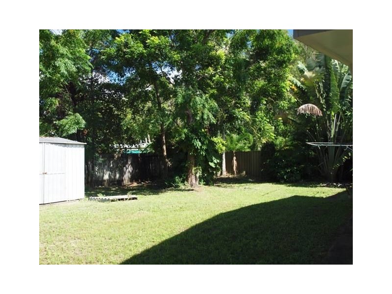 27 Bamboo Street, Holloways Beach QLD 4878