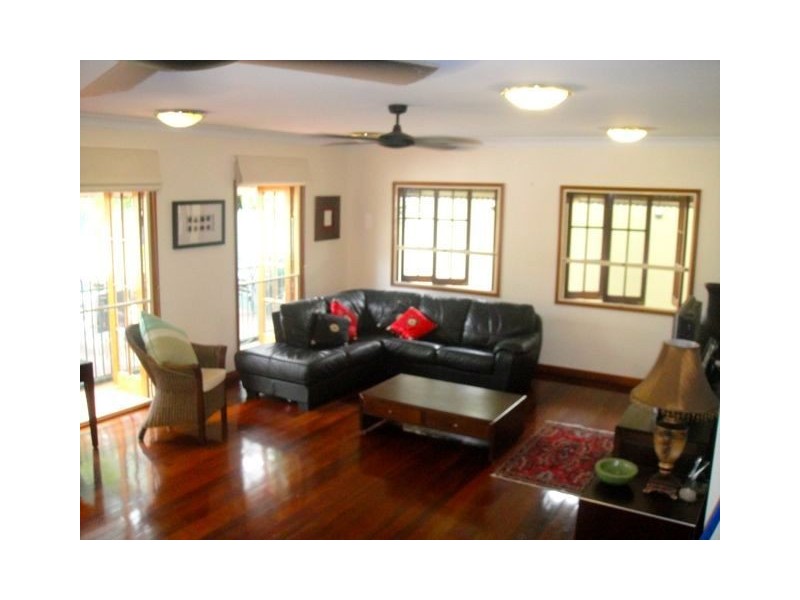 2/9 Hibiscus Lane, Holloways Beach QLD 4878