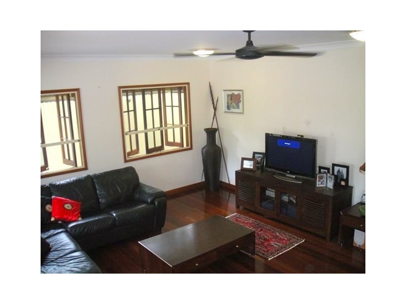 2/9 Hibiscus Lane, Holloways Beach QLD 4878