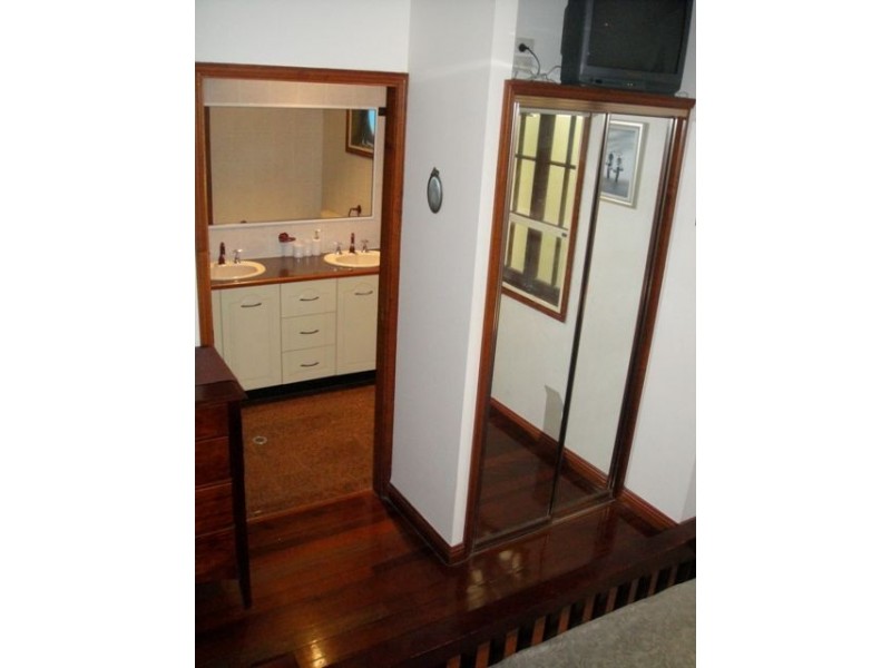 2/9 Hibiscus Lane, Holloways Beach QLD 4878