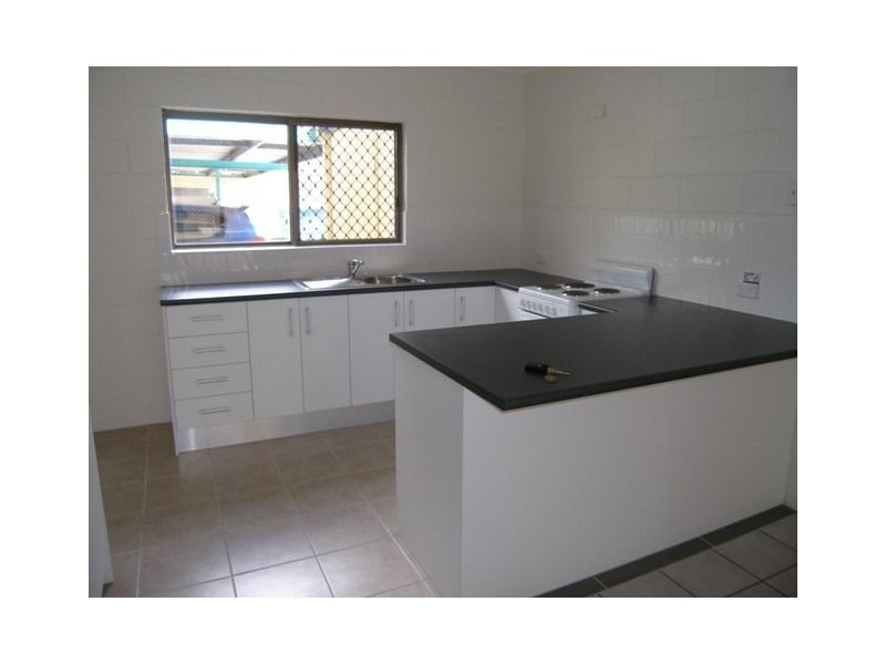 8/20 Palm Street, Holloways Beach QLD 4878