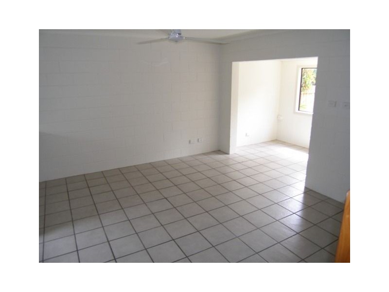 8/20 Palm Street, Holloways Beach QLD 4878