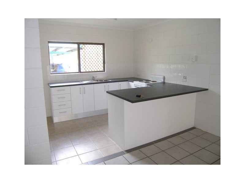 8/20 Palm Street, Holloways Beach QLD 4878