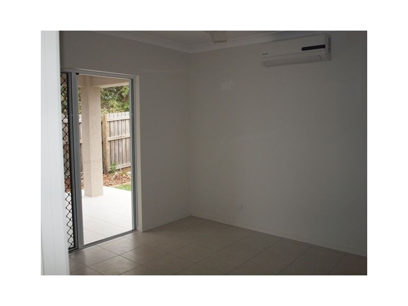 1/24 Chystanthus Street, Trinity Park QLD 4879