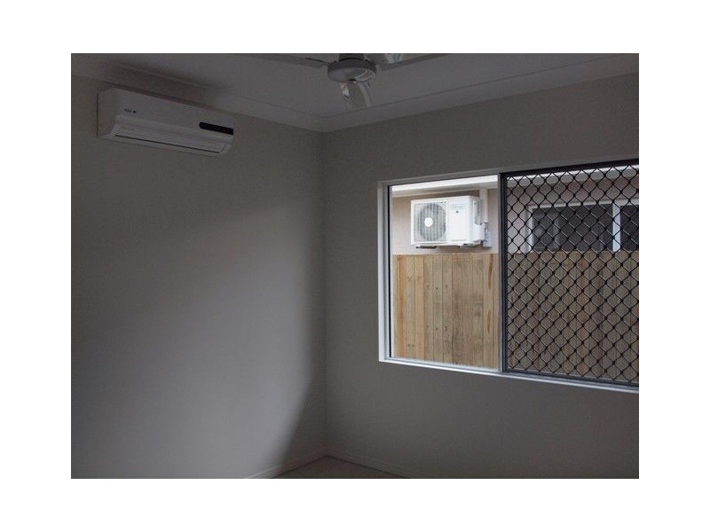 1/24 Chystanthus Street, Trinity Park QLD 4879