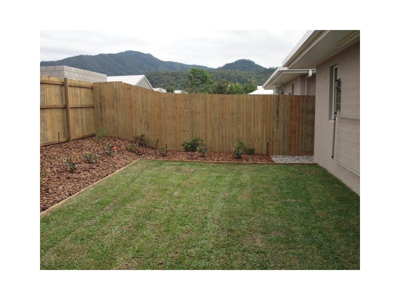 1/24 Chystanthus Street, Trinity Park QLD 4879