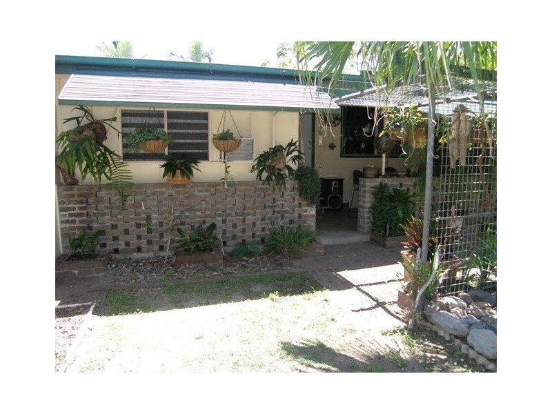 16 Christensen Street, Machans Beach QLD 4878