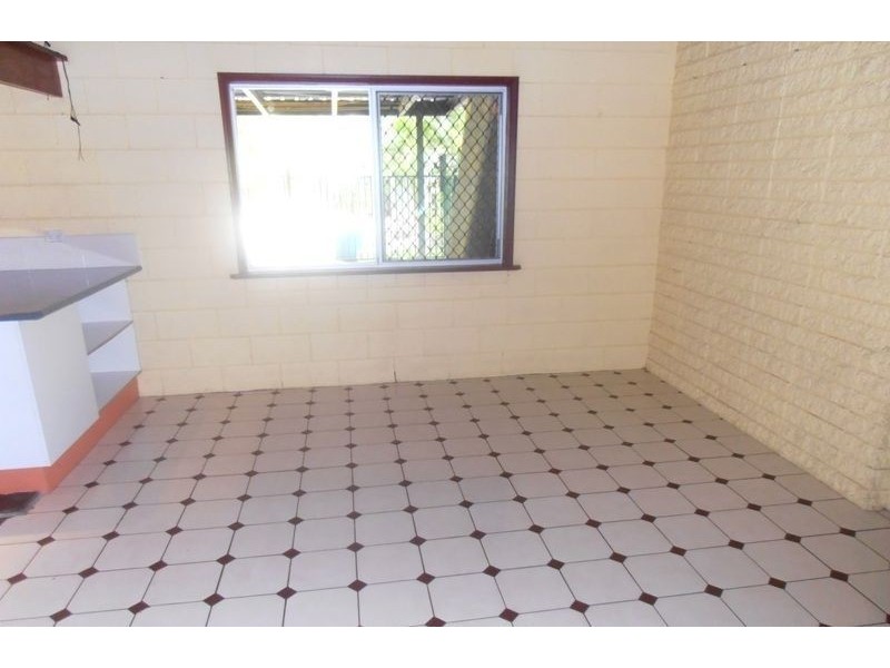 32 Maple Street, Holloways Beach QLD 4878